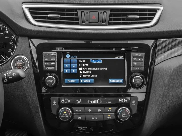 Used 2016 Arctic Blue Metallic Nissan SL image 12