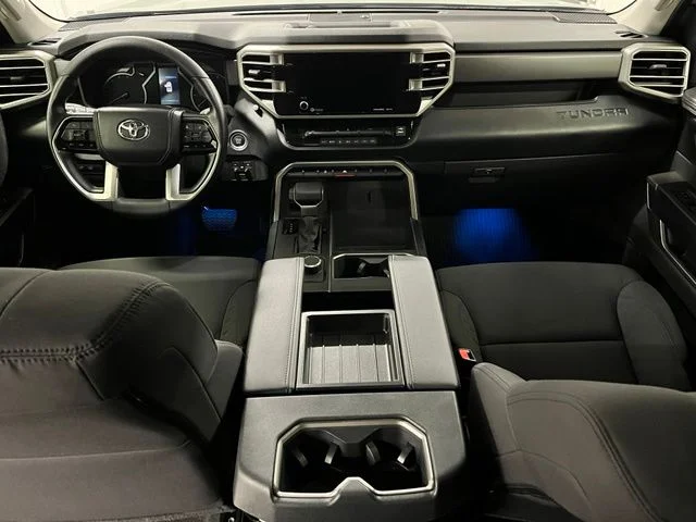 Used 2024  Toyota SR5 image 11