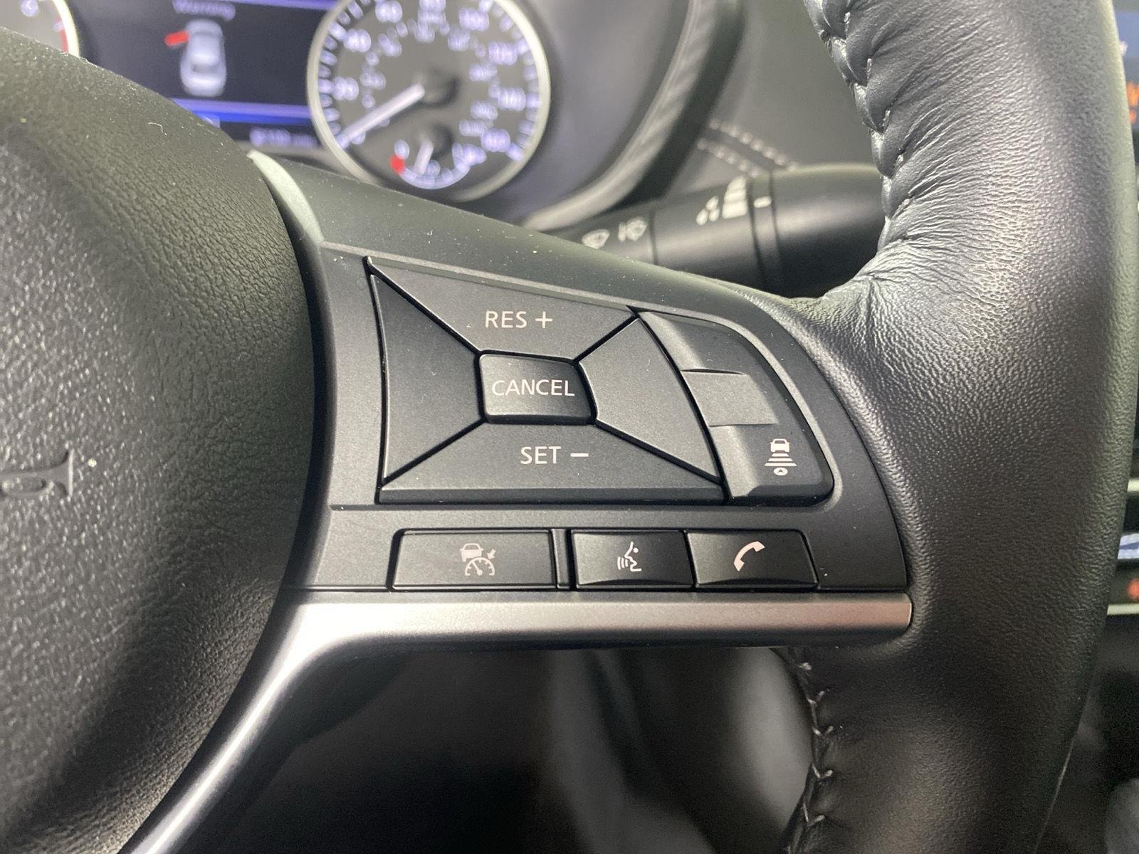 Used 2020 Scarlet Ember Tintcoat Nissan SV image 15
