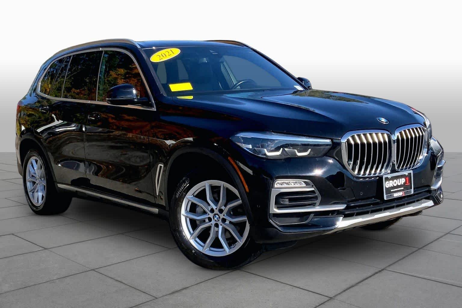 Certified Used 2021 Jet Black BMW xDrive40i image 2