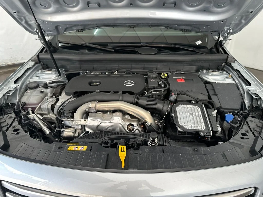New 2026 Silver Mercedes-Benz GLB 250 image 12