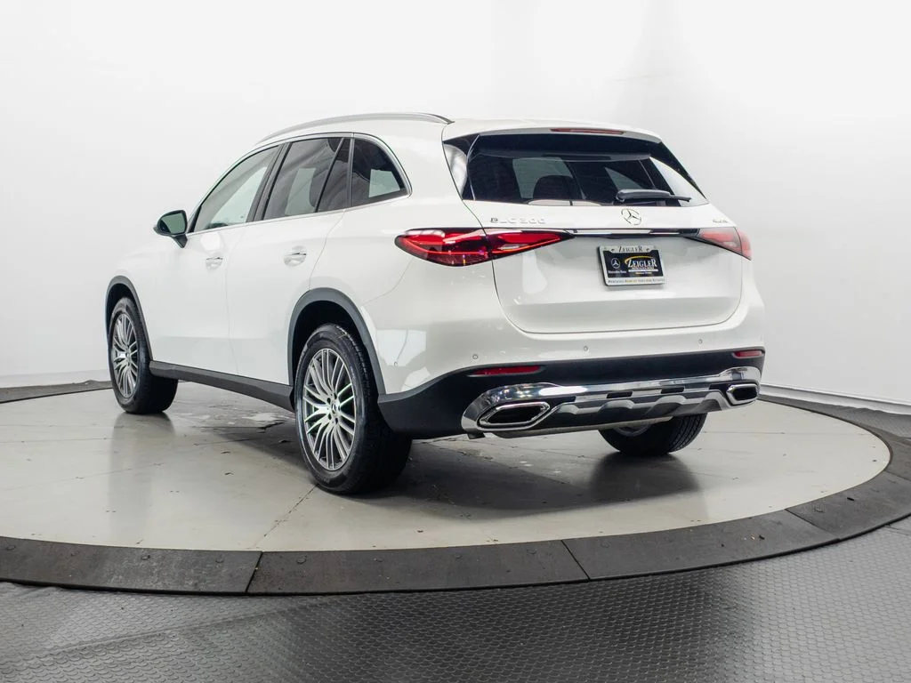 Certified Used 2026 Polar White Mercedes-Benz GLC 300 image 25
