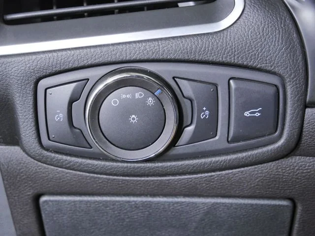 Used 2015  Ford Titanium image 22