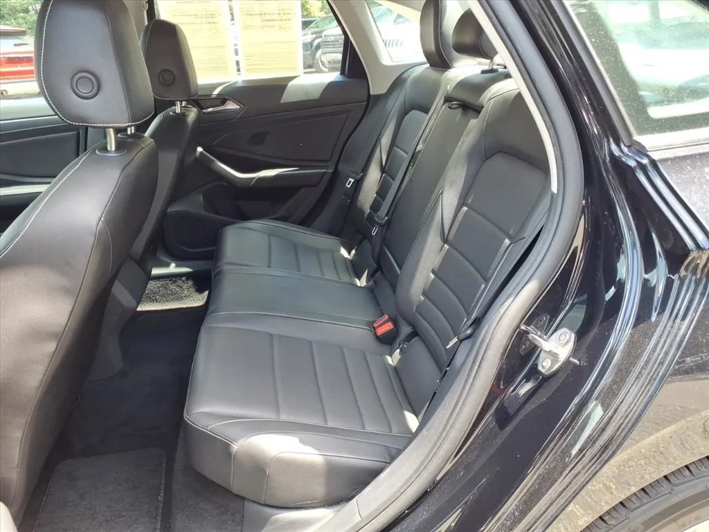 Used 2024  Volkswagen 1.5T SE image 22