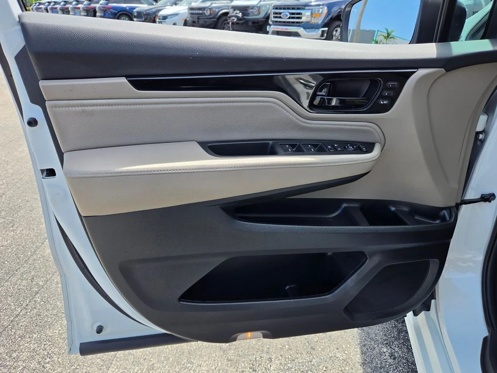 Used 2024 White Honda Touring image 30