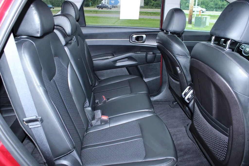 Used 2021 Passion Red Tintcoat Kia S image 15