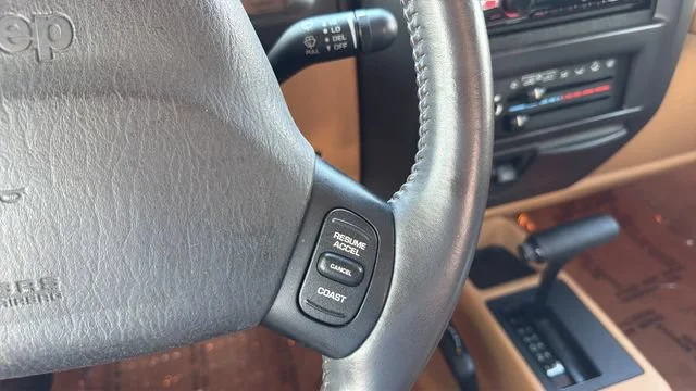 Used 1998 Green Jeep Sahara image 23