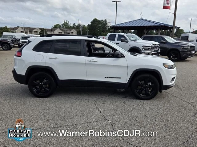 Used 2023 White Jeep Altitude image 15