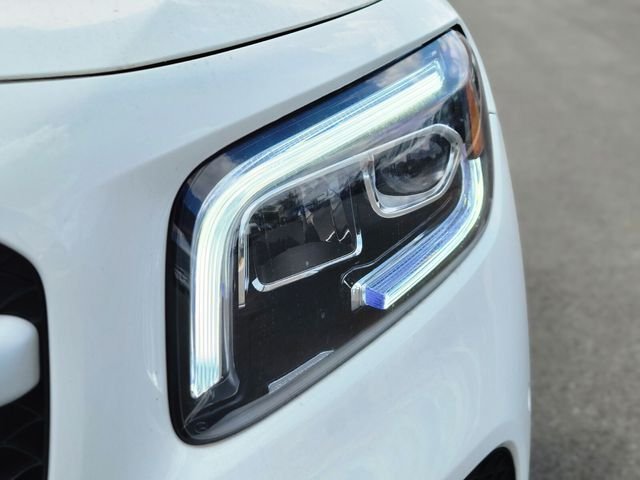 Certified Used 2023  Mercedes-Benz GLB 250 image 9