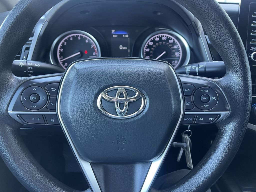 Used 2024 White Toyota LE image 33