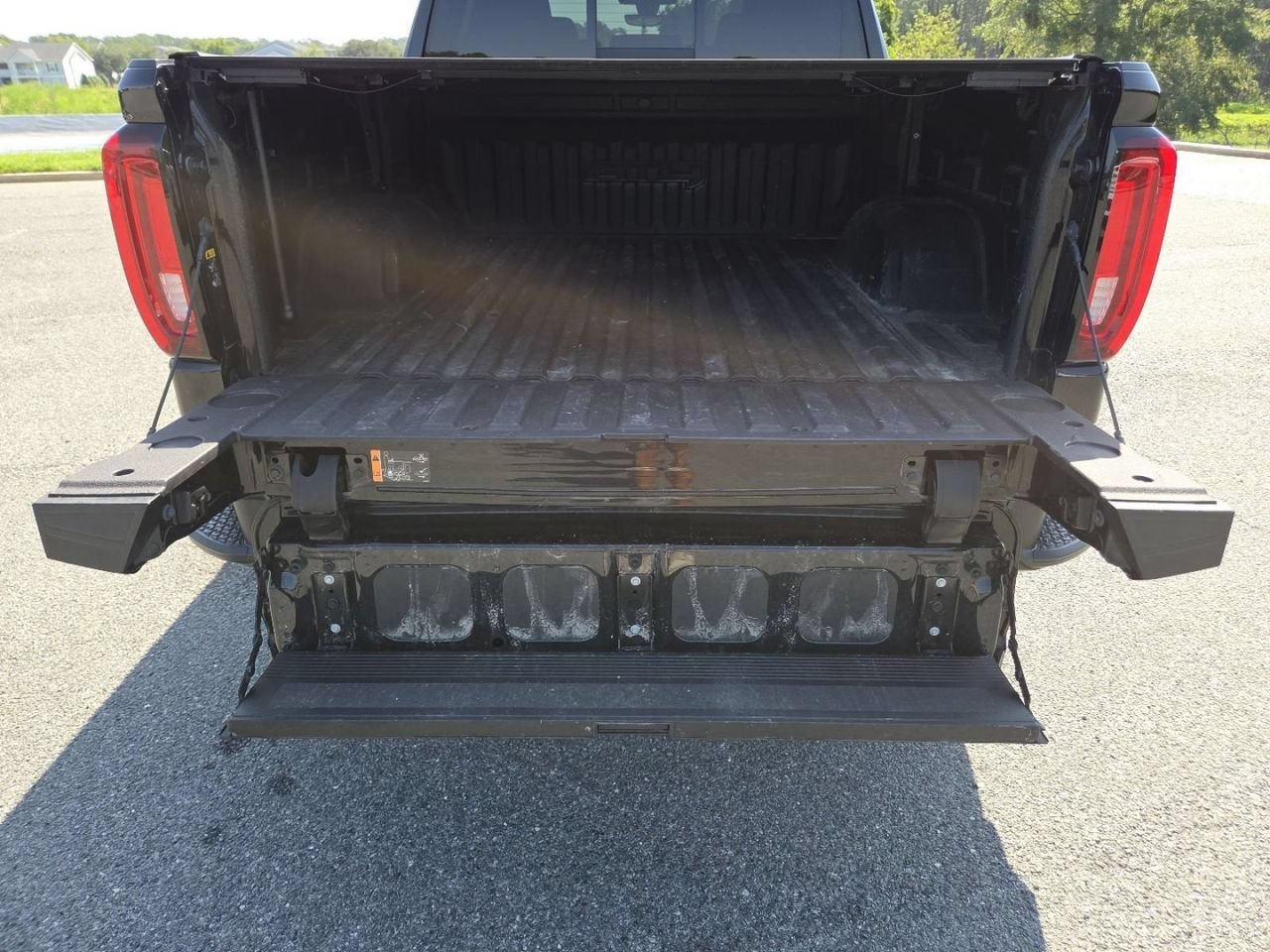 Used 2021 ONYX BLACK GMC AT4 image 25