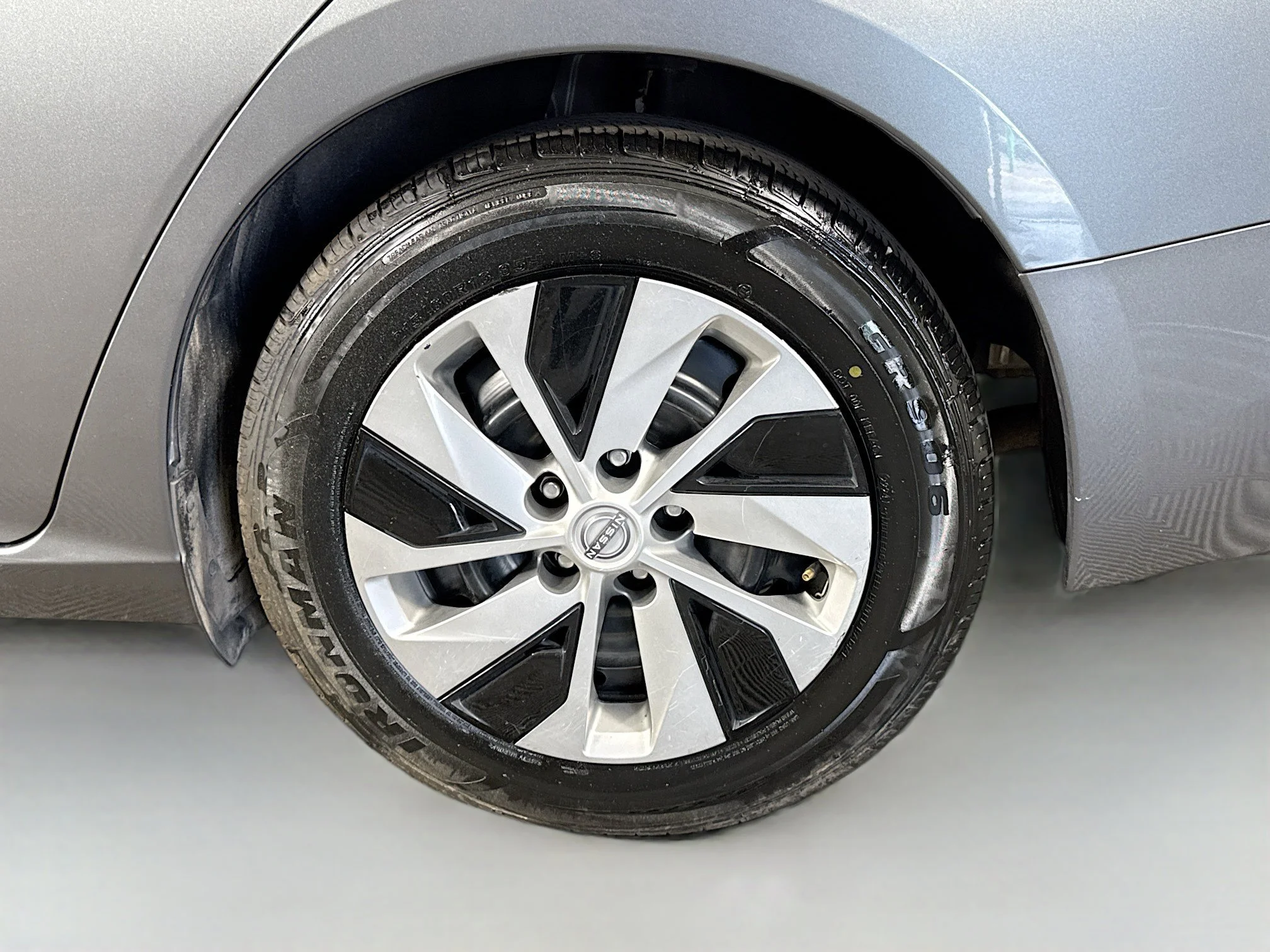 Used 2023 Gun Metallic Nissan 2.5 S image 33