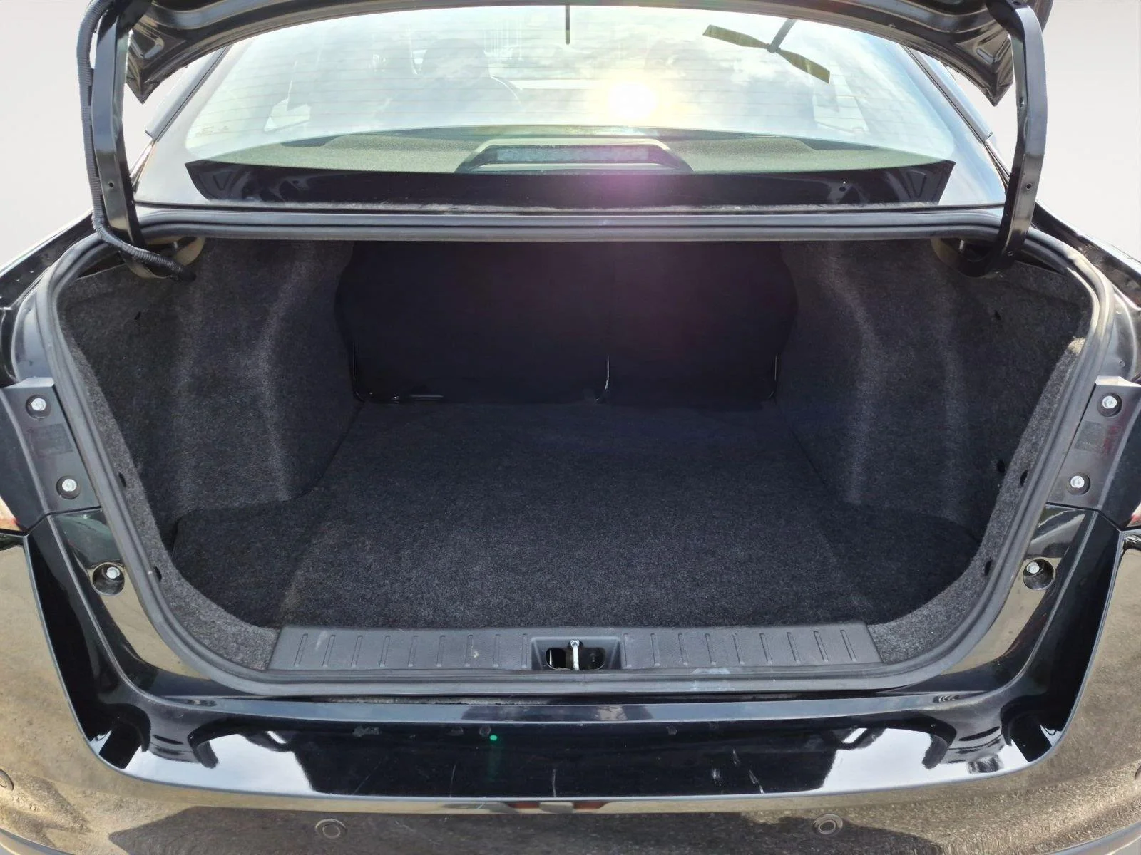 Used 2022 Super Black Nissan S image 18