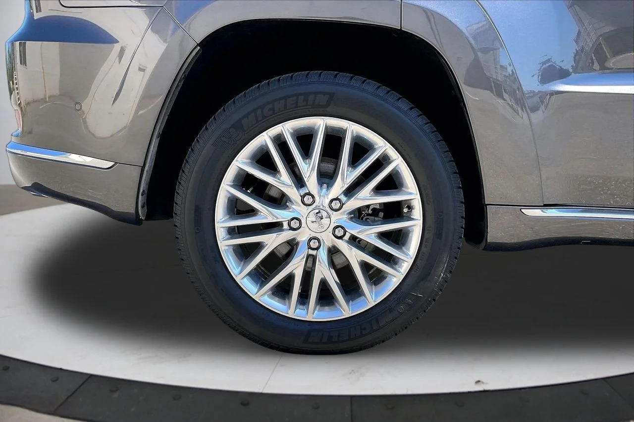 Certified Used 2017 Gray Jeep Summit image 38