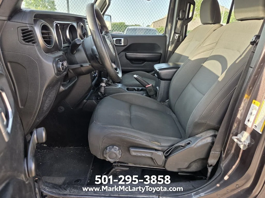 Used 2018 Gray Jeep Unlimited Sport image 10