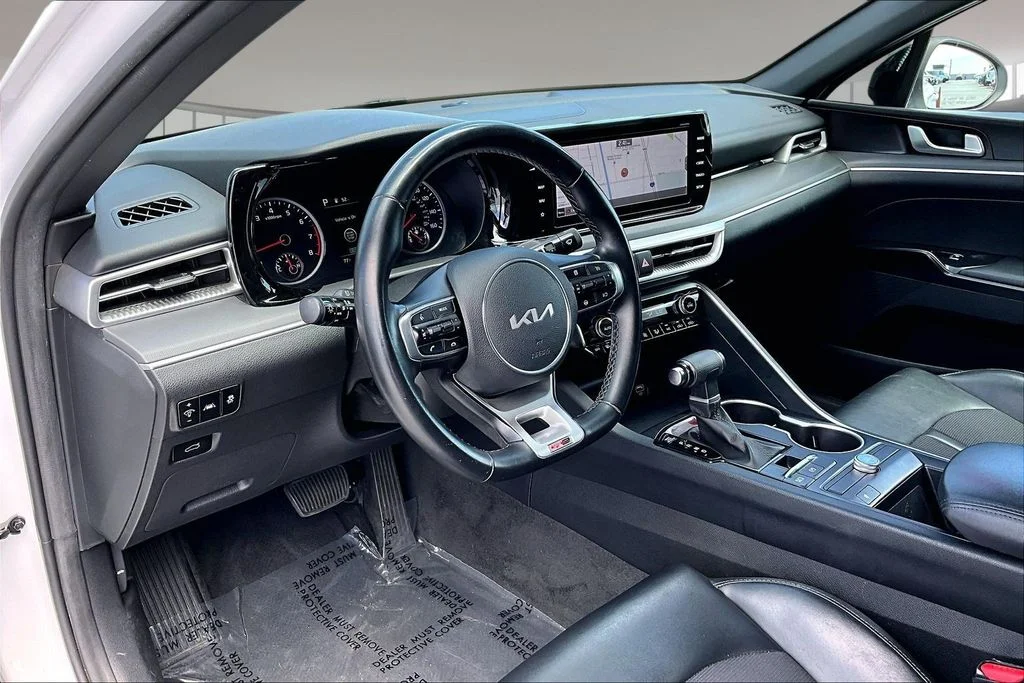 Used 2022 White Kia GT-Line image 15