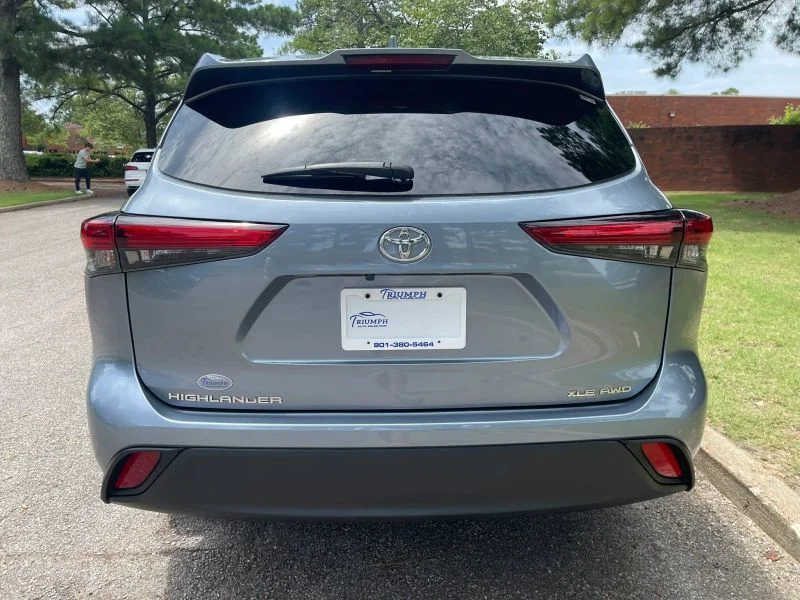Used 2023  Toyota XLE image 6