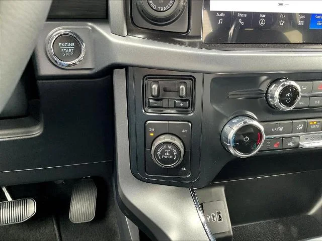 New 2026 Oxford White Ford XLT image 65