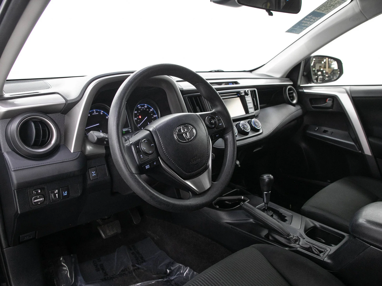 Used 2017  Toyota 4D WAGON LE 4WD image 22