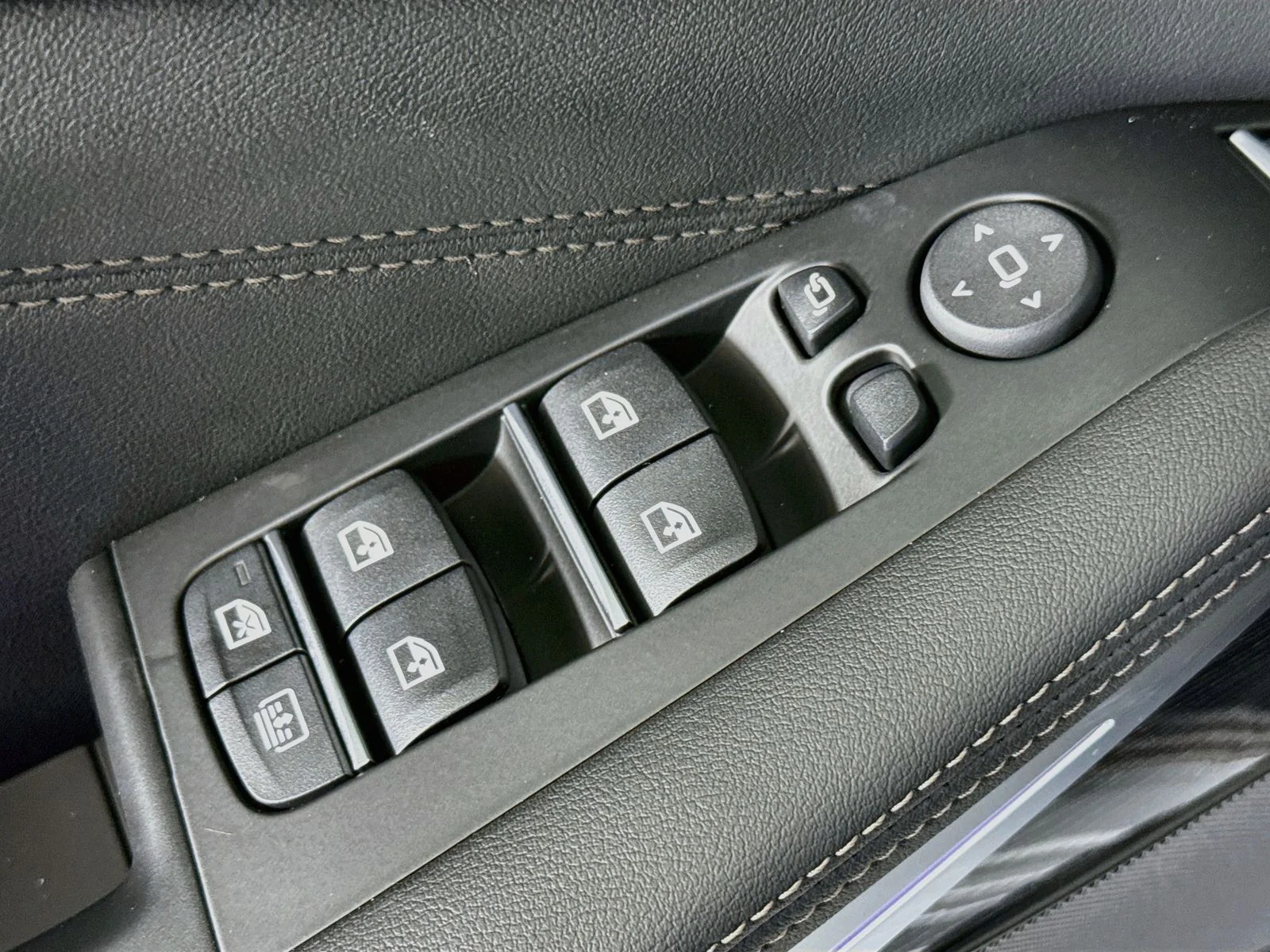 New 2027 Frozen Pure Grey Metallic BMW xDrive40i image 18