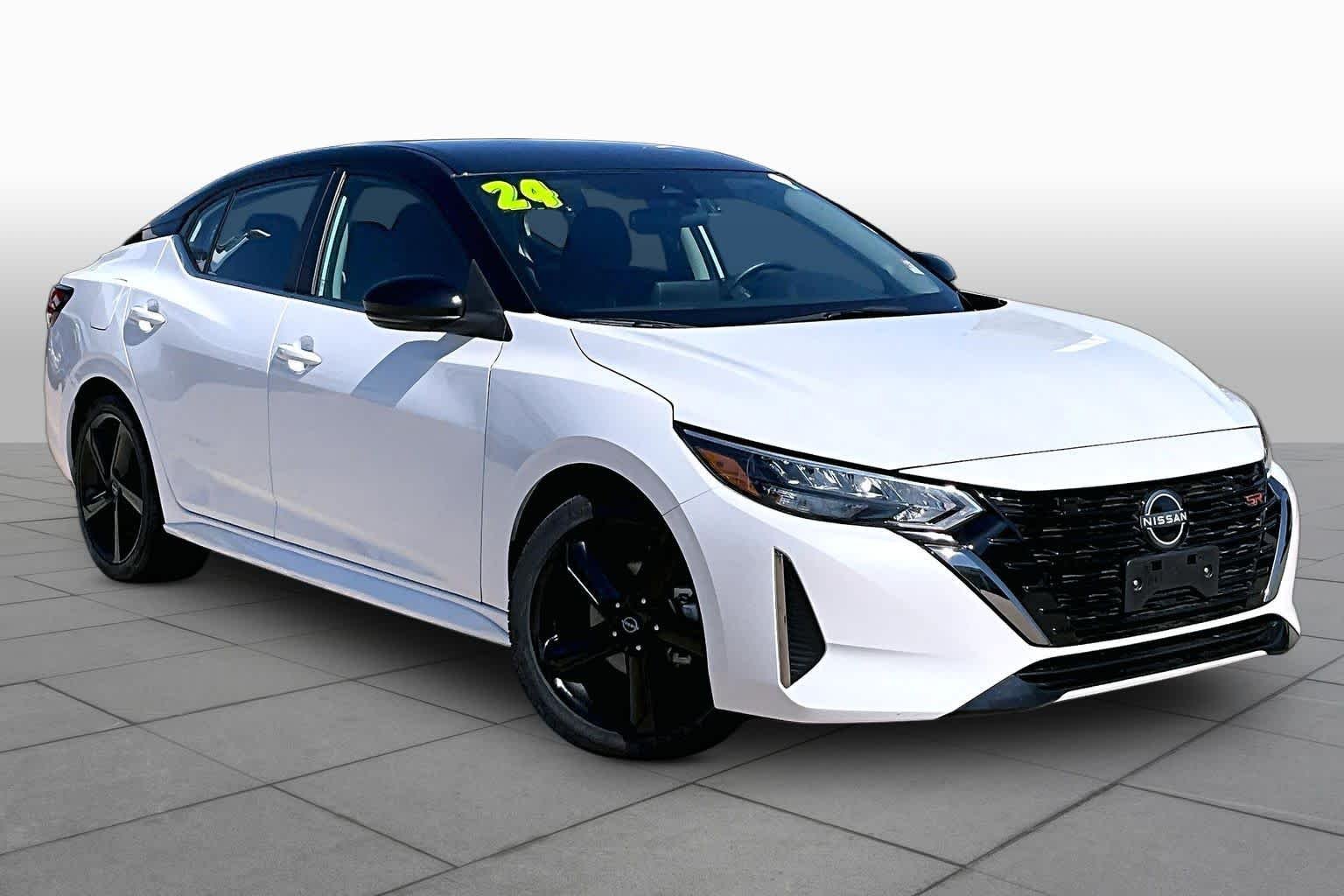 Used 2024 Aspen White Tricoat/Super Black Nissan SR image 3