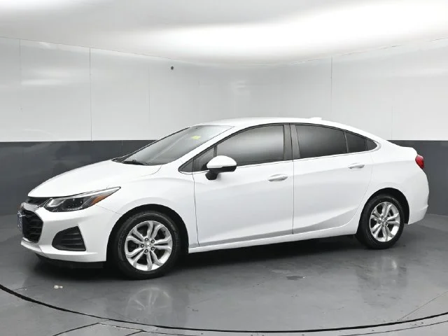 Certified Used 2019 Summit White Chevrolet LT image 4