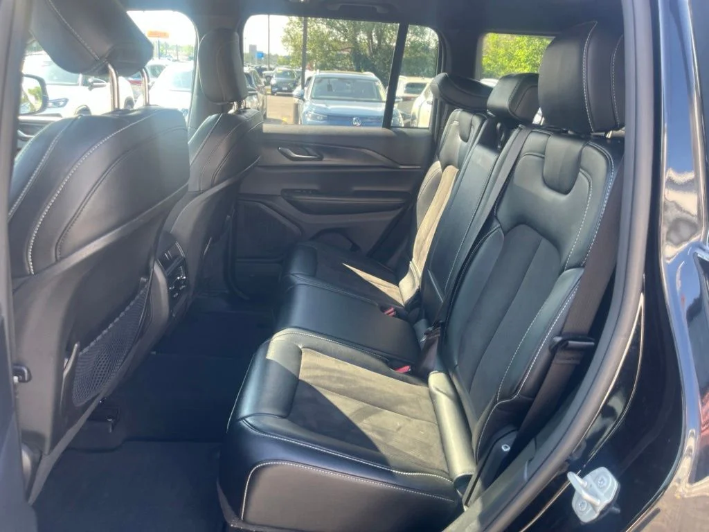 Used 2023 Black Jeep Altitude X image 11