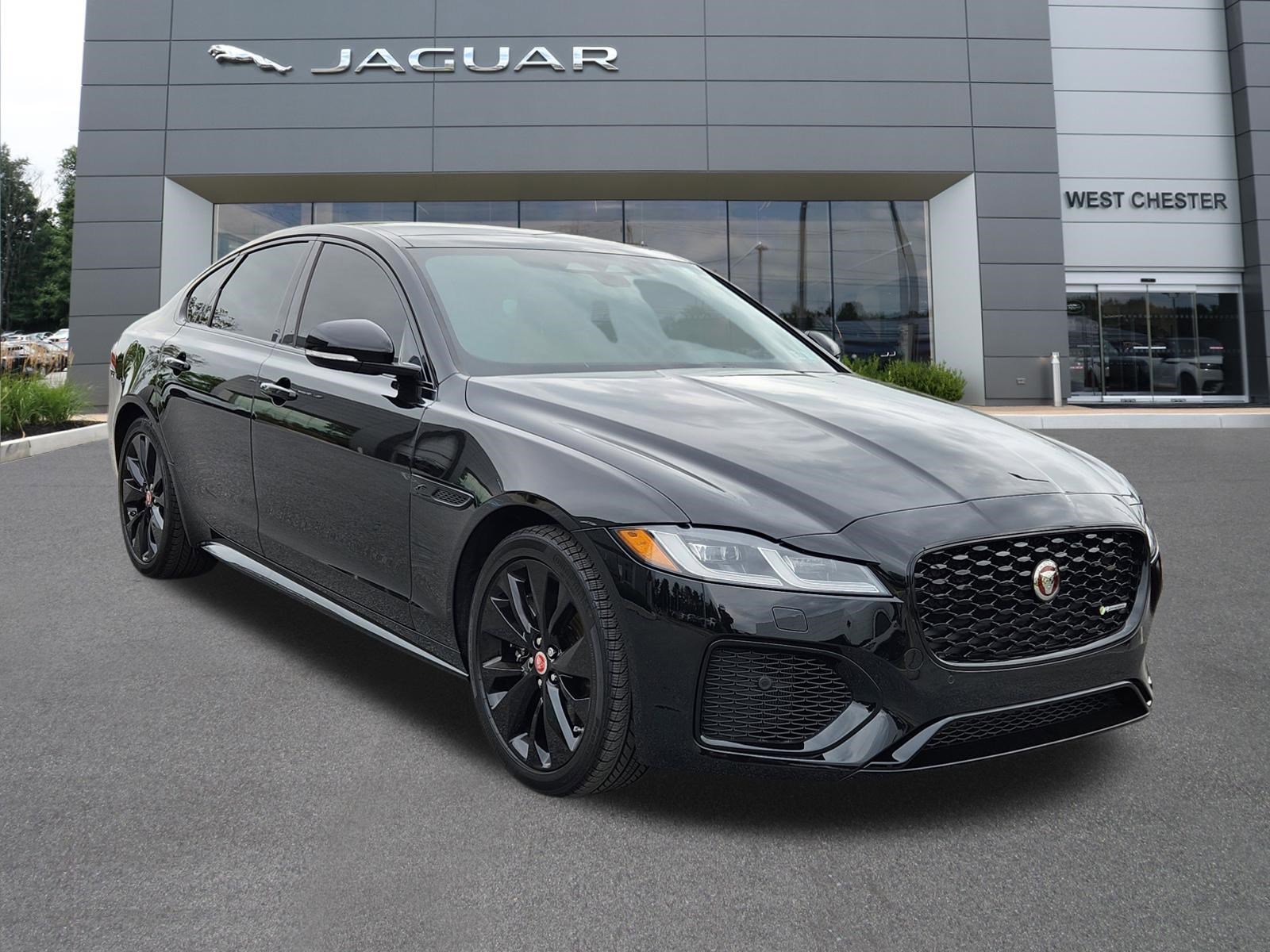 Certified Used 2022 Santorini Black Jaguar R-Dynamic SE image 2
