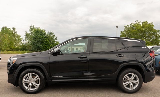 Used 2024 Black GMC SLE image 9