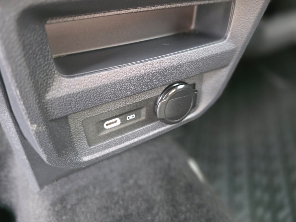 2023 Volkswagen Tiguan SE - Photo 19