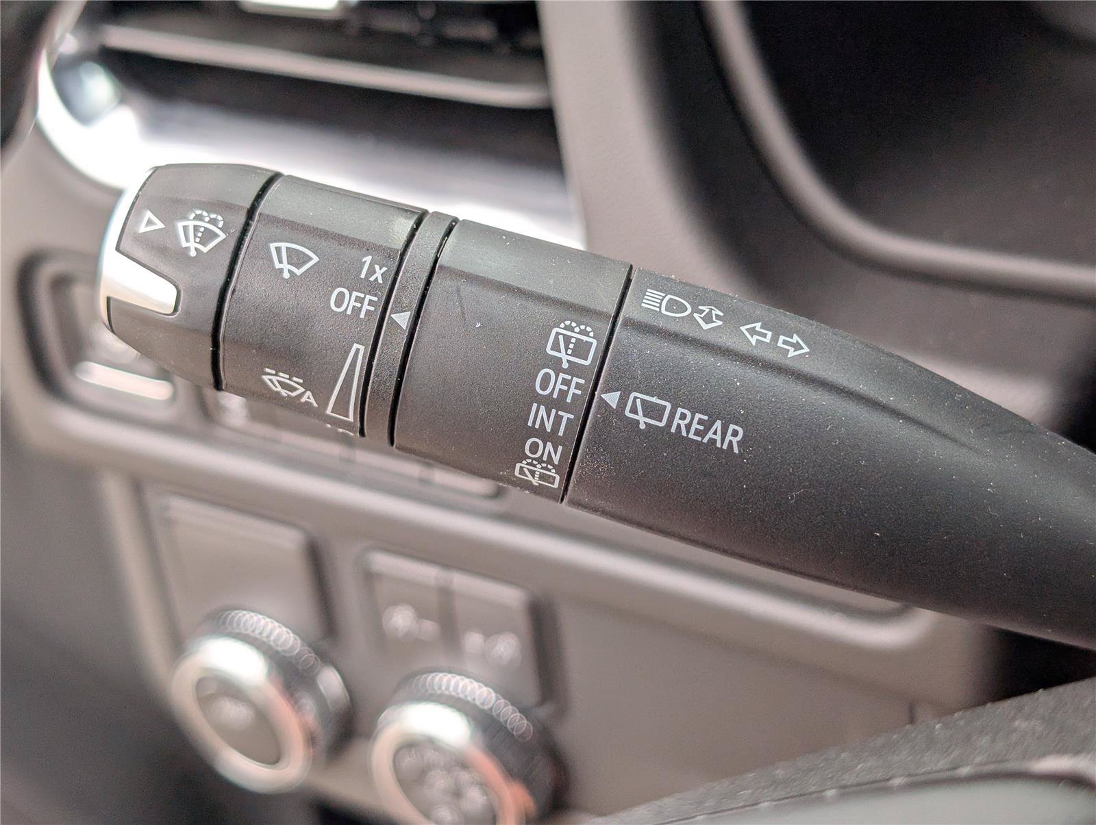 2024 GMC Yukon SLE - Photo 25