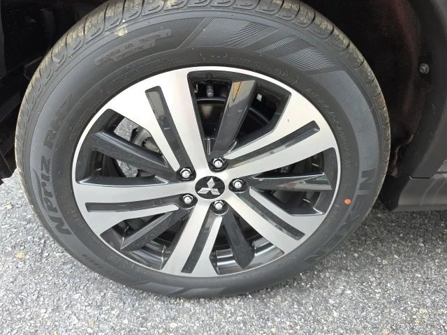 New 2027 Red Diamond Mitsubishi 2.0 ES image 21