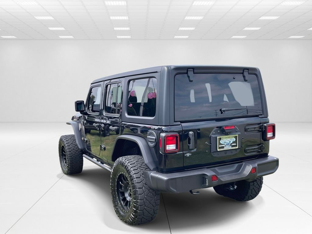 Used 2022 Black Jeep Unlimited Sahara image 4