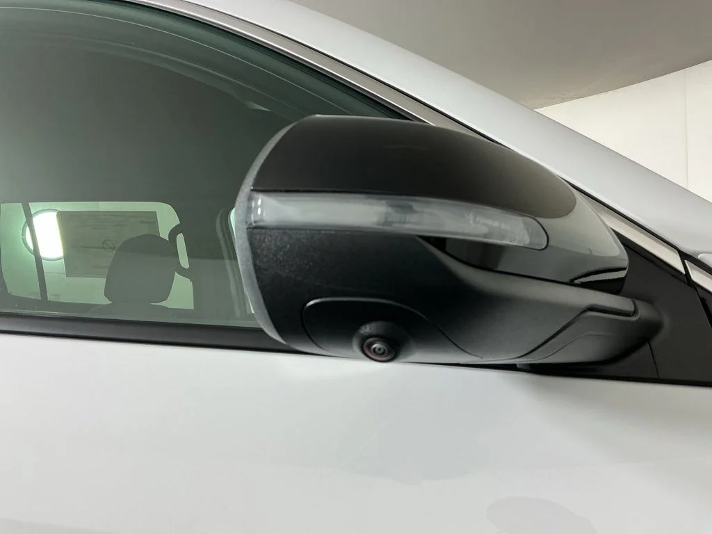 New 2027 White Chevrolet LT image 16