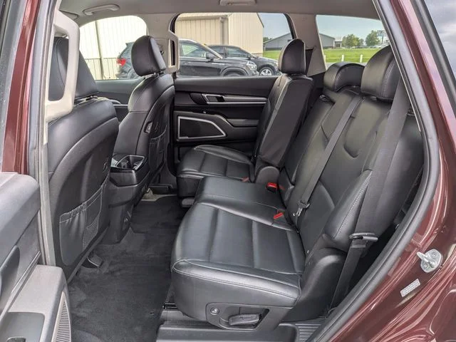 Used 2021 Purple Kia LX image 17