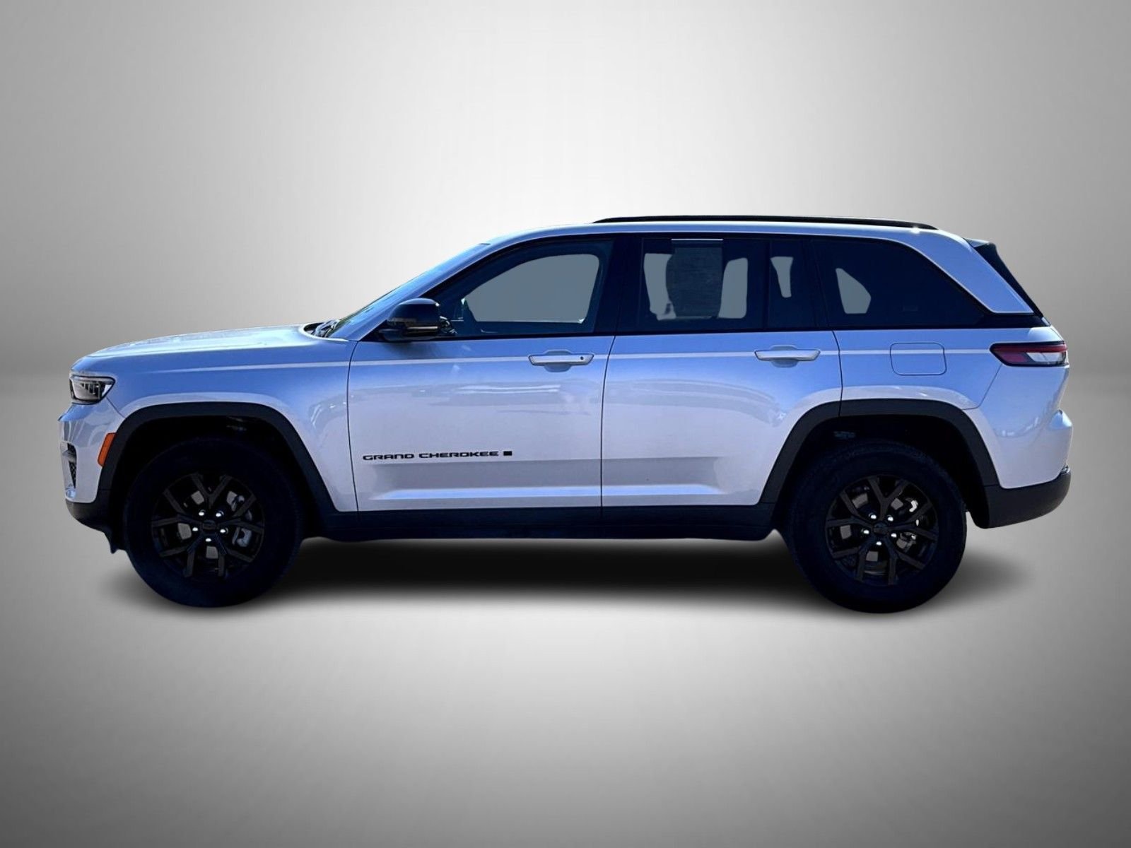 Certified Used 2025 Silver Jeep Altitude image 8