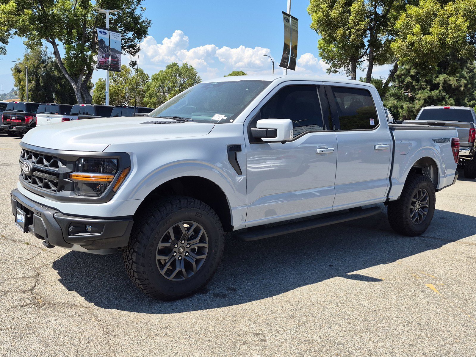 New 2025 Space White Metallic Ford Tremor® image 3