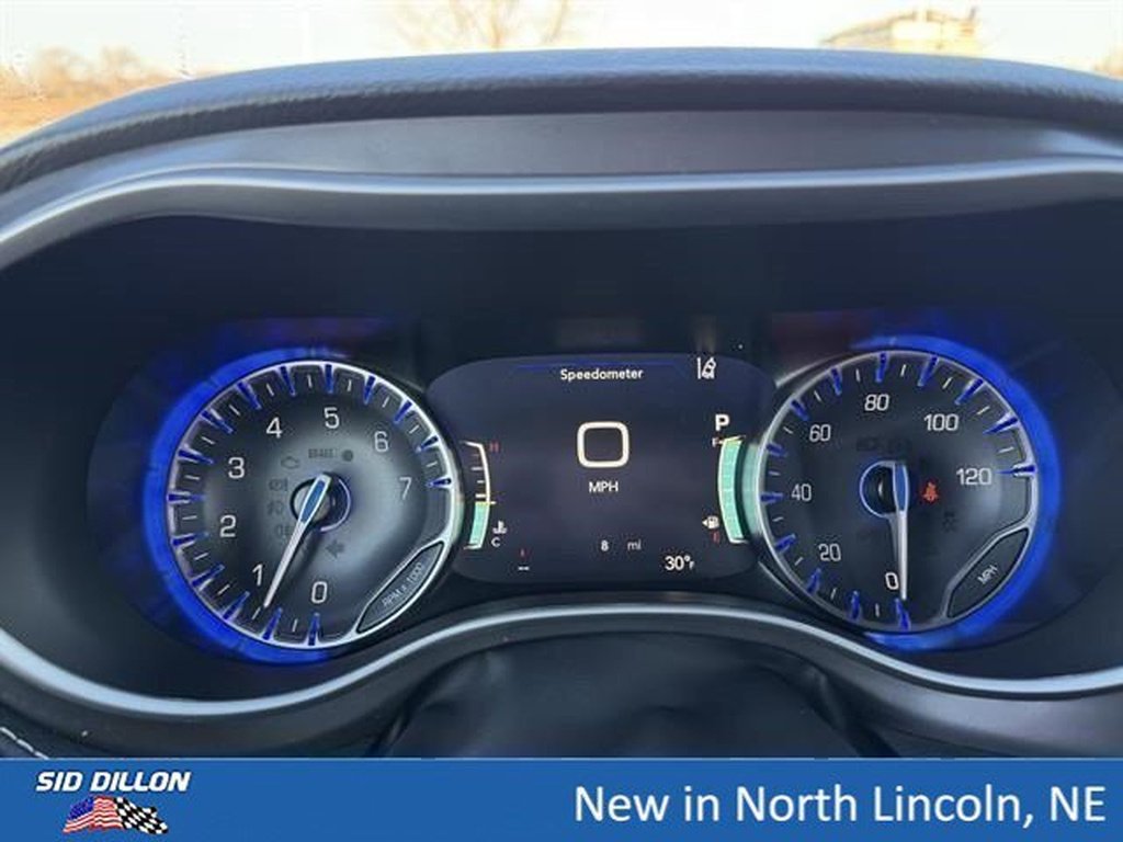 New 2026 Red Hot Pearl-Coat Exterior Paint Chrysler Select image 9