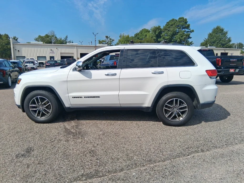 Used 2017 White Jeep Limited image 8