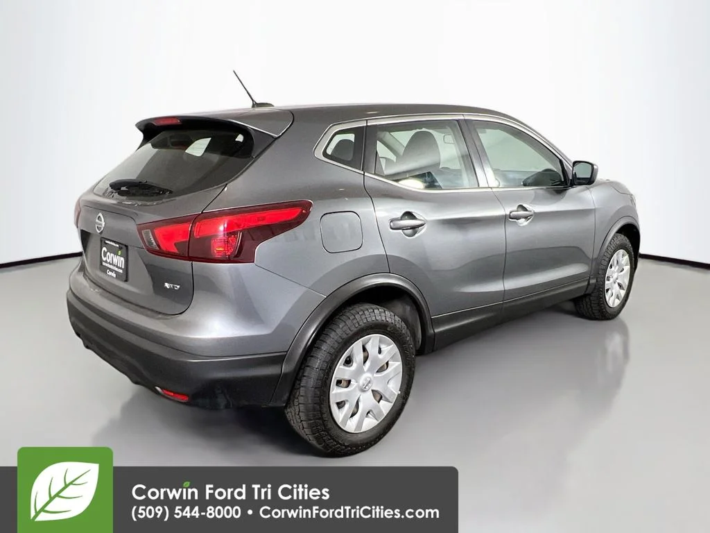 Used 2019 Brilliant Silver Metallic Nissan S image 15