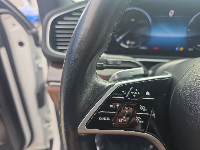 Used 2024 White Mercedes-Benz GLE 350 image 19
