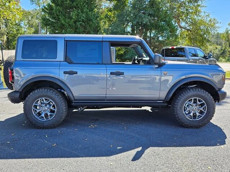 New 2025 Carbonized Gray Metallic Ford Badlands® image 15