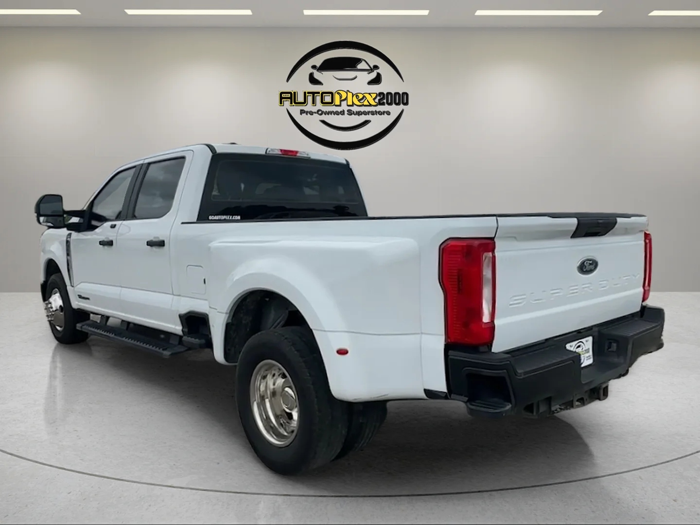 Used 2024 White Ford XL image 5