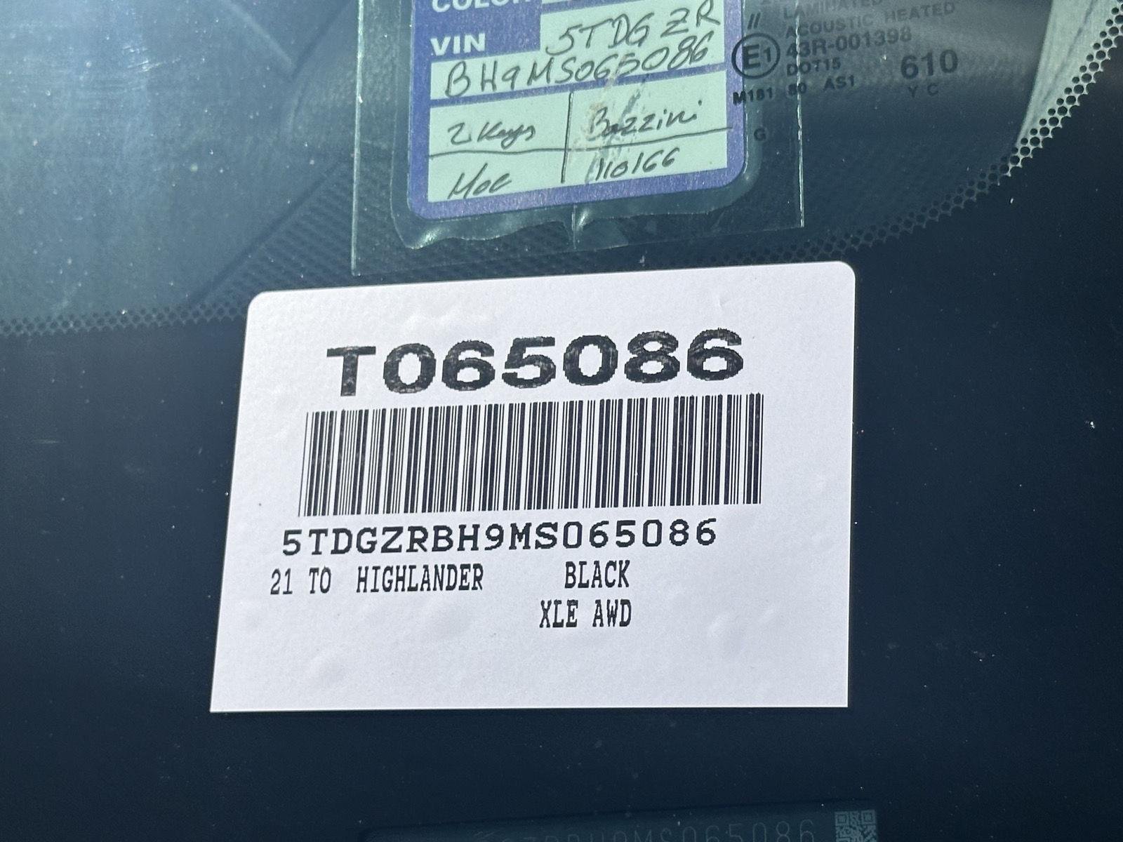 Used 2021 Midnight Black Metallic Toyota XLE image 15