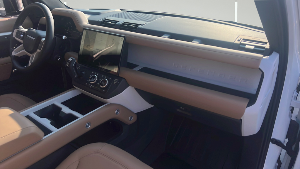 New 2026 White Land Rover X-Dynamic SE image 20
