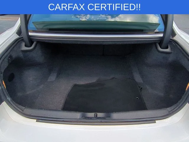 Used 2019 White Dodge SXT image 33