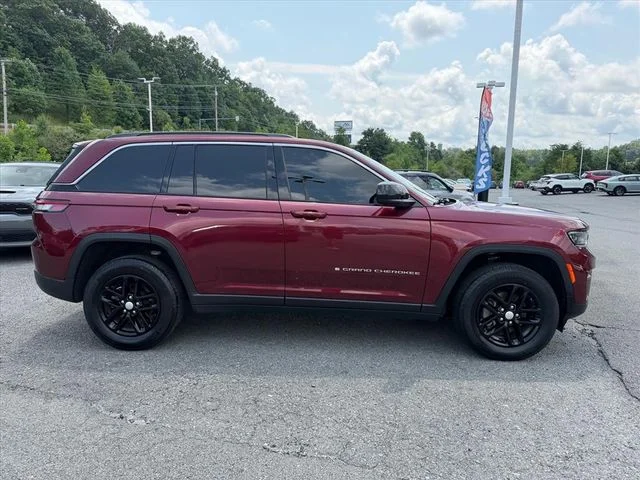 Used 2024 Red Jeep Laredo X image 14