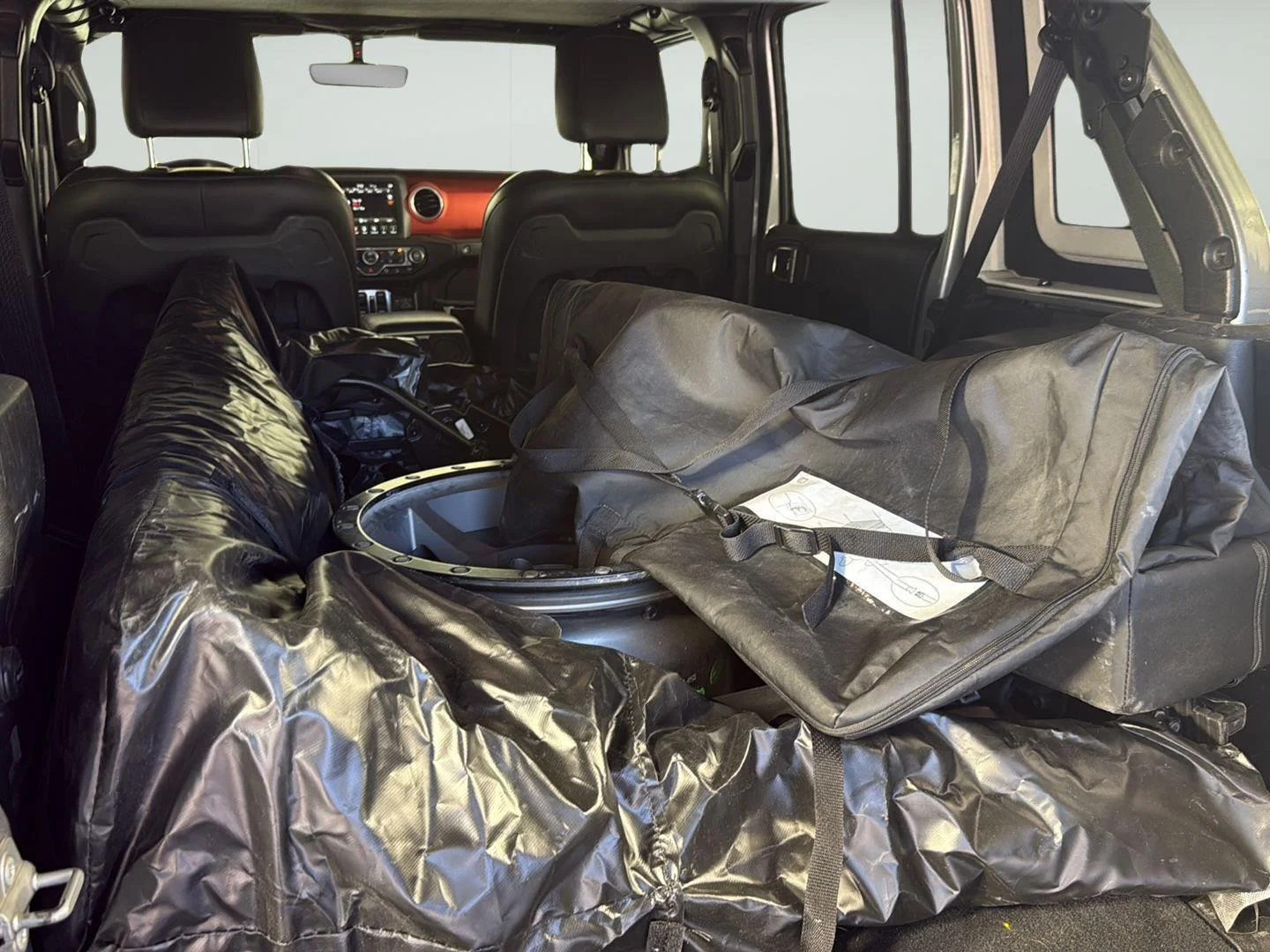 Used 2018 Billet Metallic Jeep Rubicon image 10