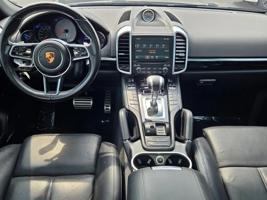 Used 2017  Porsche S image 21
