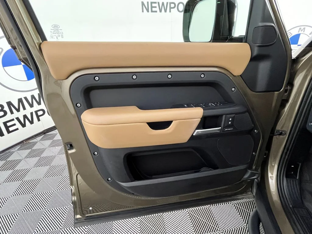 Used 2026 Gondwana Stone Metallic Land Rover S image 24